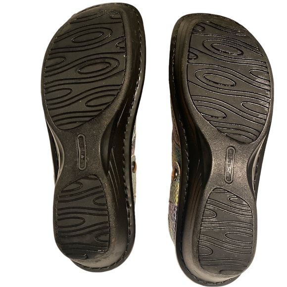 Women’s Nurse Mates 💙 Gala Clog Aqua Snake Print Slip Resistant Size 7M - Picture 5 of 12